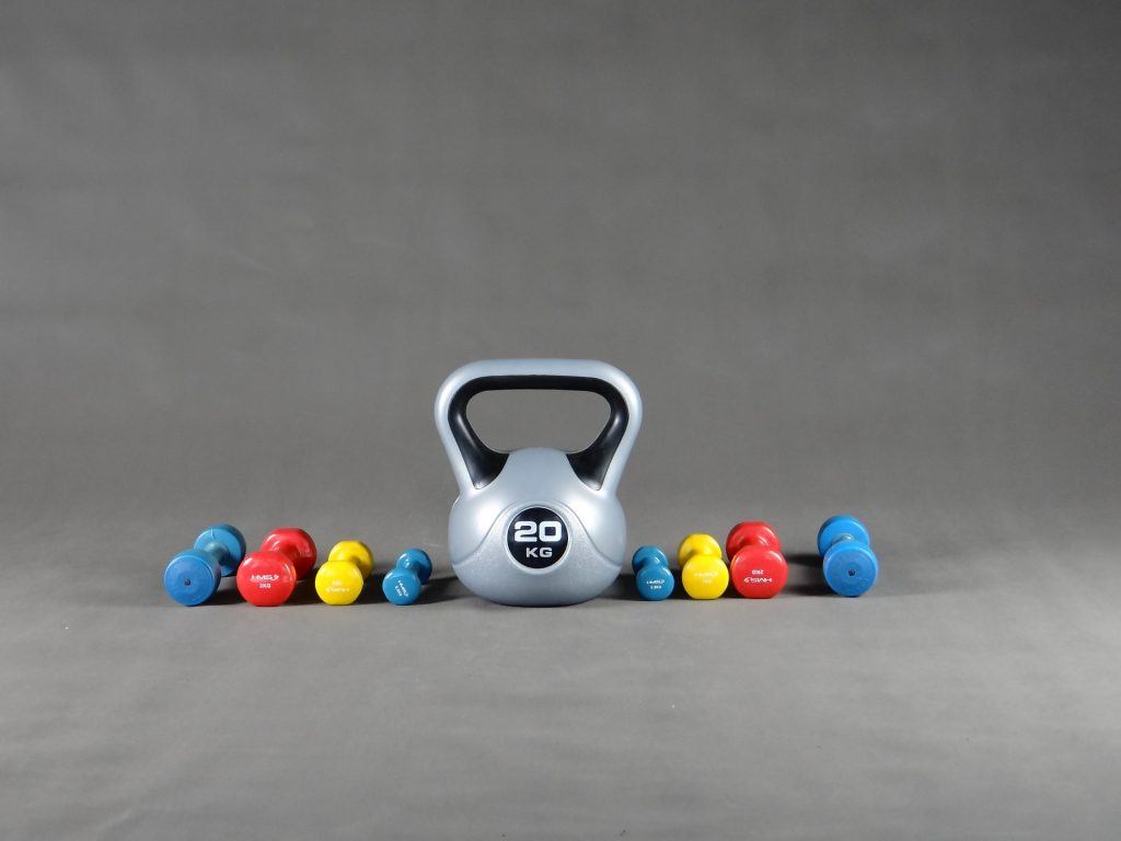 kettlebell_vs_dumbbells_005 kettlebell vs dumbbells