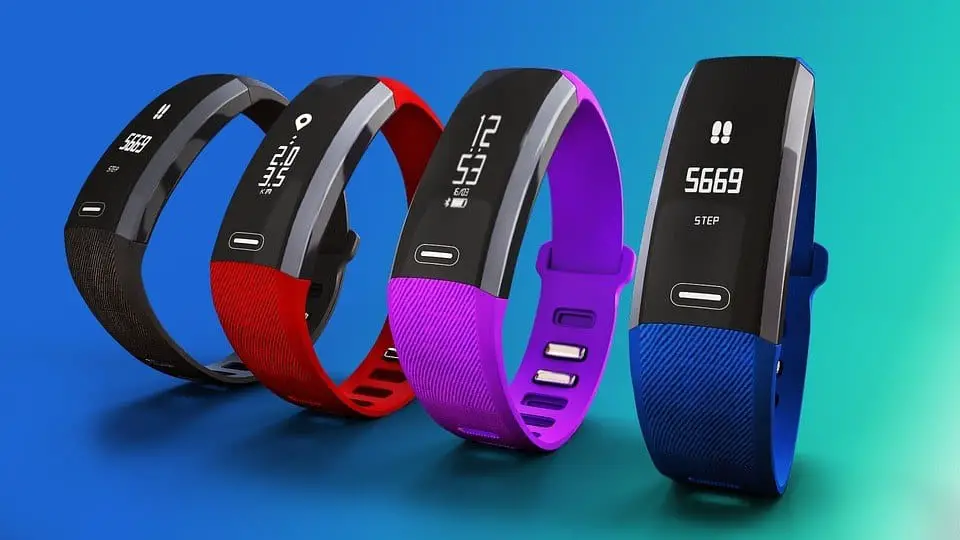 best-fitness-tracker-for-kettlebell-001 A set of fitness trackers in assorted colors