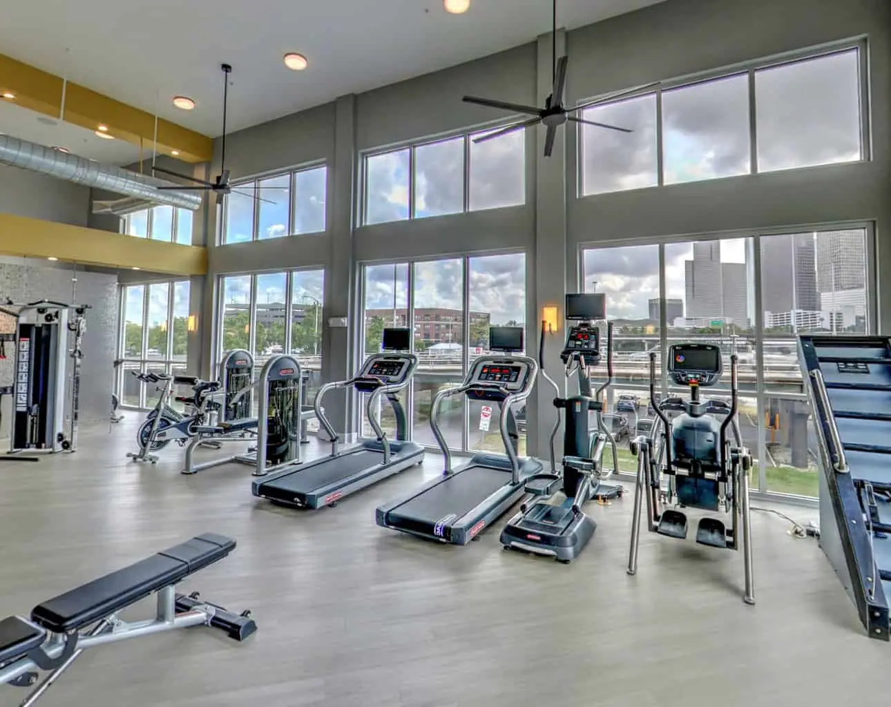 Treadmills, rowing machines, and other equipments in a gym